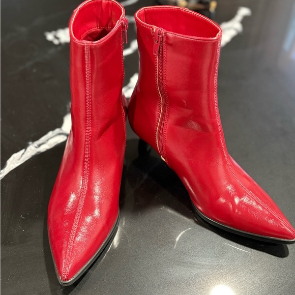 Fire red kitten heel ankle boots size 8 - Picture 4 of 4